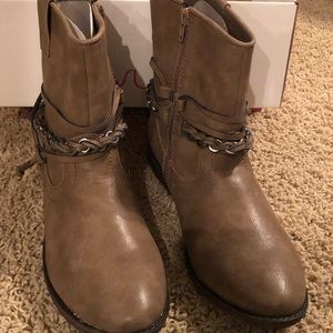 Sugar Texora taupe boot sz 8 NWT